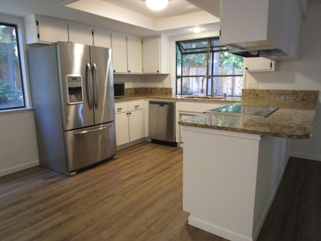 Building Photo - 1009 Chippewa Dr