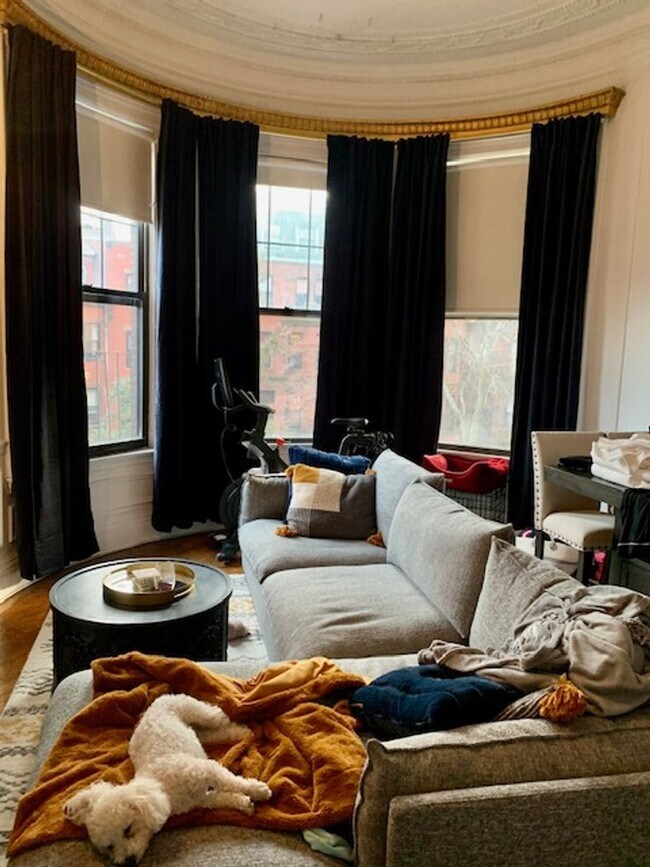 Building Photo - 466 Beacon St