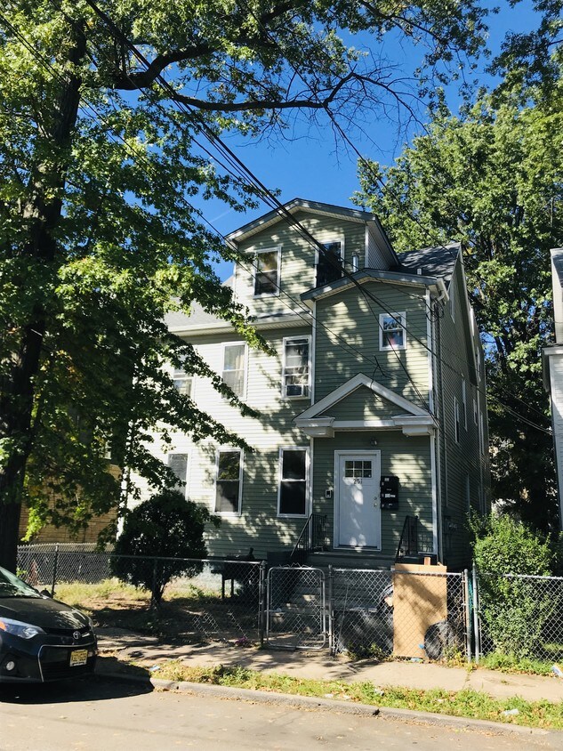 Primary Photo - 251 Wainwright St