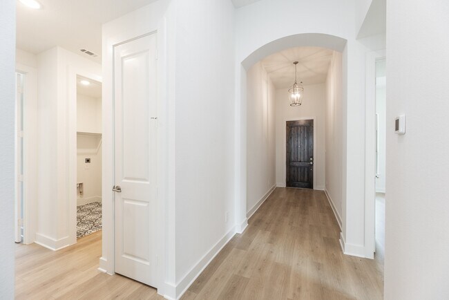 Building Photo - 30723 Grn Acrs Ct