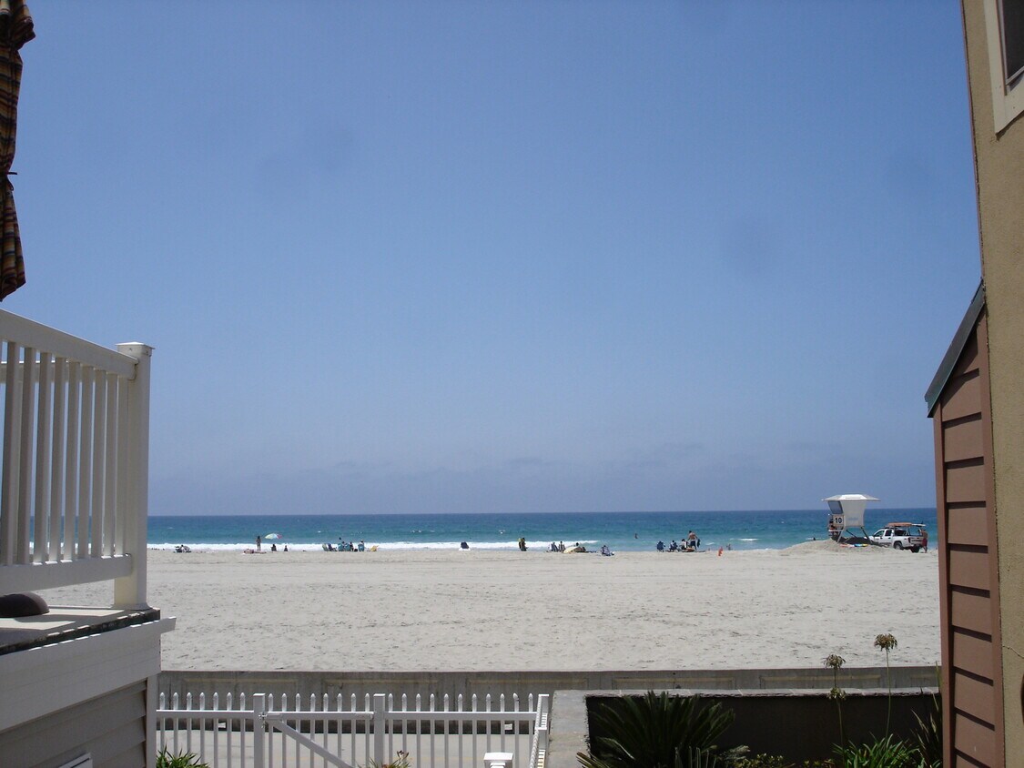 Vista desde la sala de estar - 715 Balboa Ct