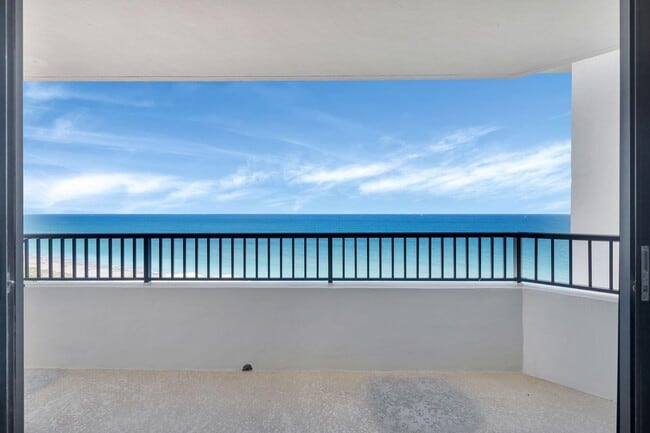 Building Photo - 600 Ocean Dr