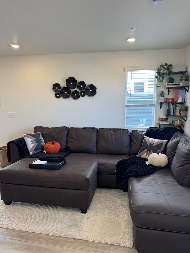 Foto del edificio - 10339 Vaughn Way