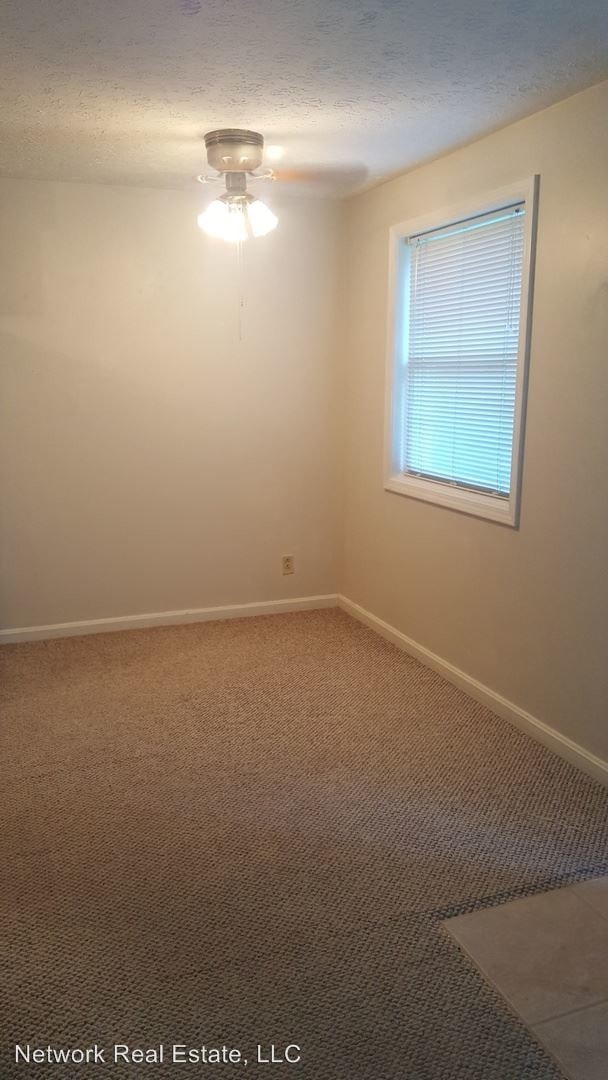 Building Photo - 902 Scenic Dr
