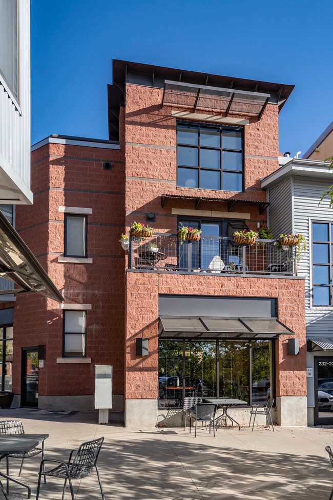 Building Photo - 1200 Yarmouth Ave