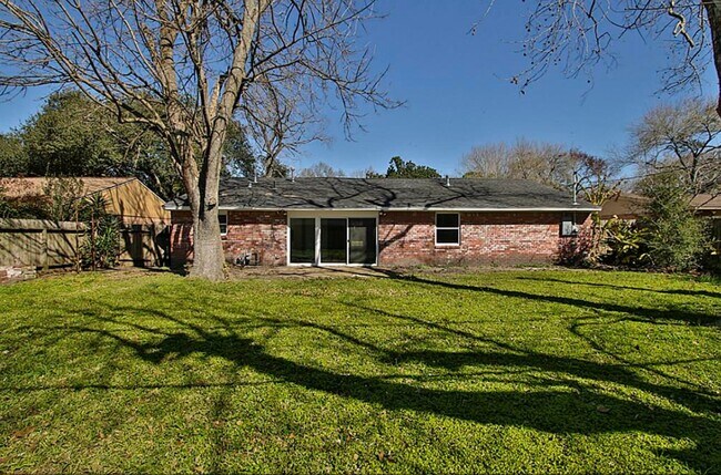 Foto del edificio - 9511 Highmeadow Dr