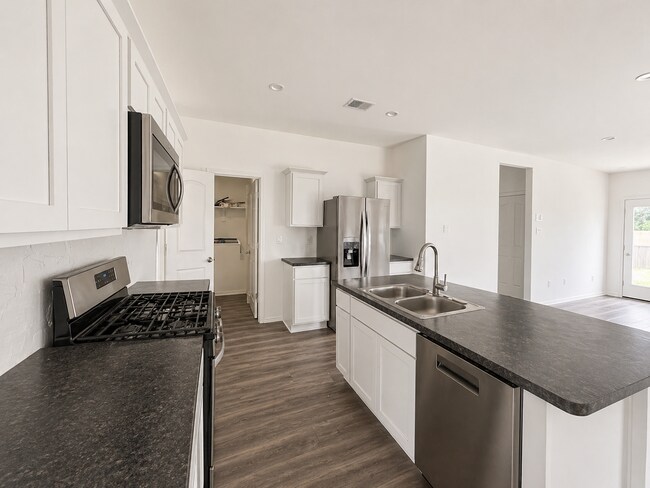 Foto del edificio - 5207 Twin Acorn Ct