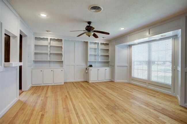 Foto del edificio - 4017 Newshire Dr