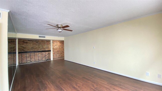 Building Photo - 1211 Miramar St