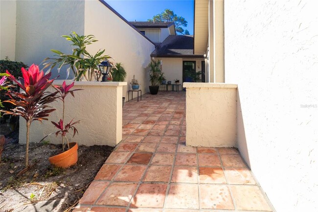 Building Photo - 4660 La Jolla Dr