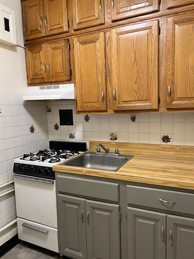Kitchen - 53 Prospect St