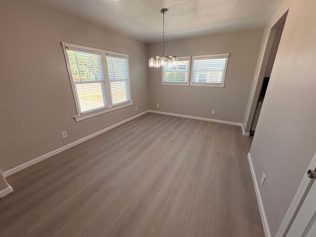 Foto del edificio - 1029 N Highland St