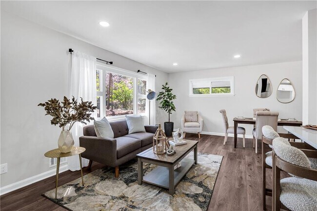 Building Photo - 1785 Hammond Woods Cir SW