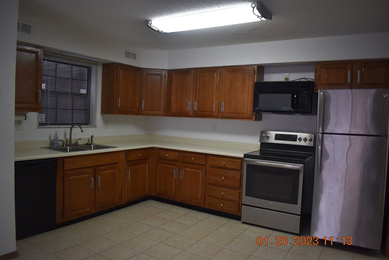 Foto principal - Cozy, Open, Quiet, and Clean Littleton 1 Bed!