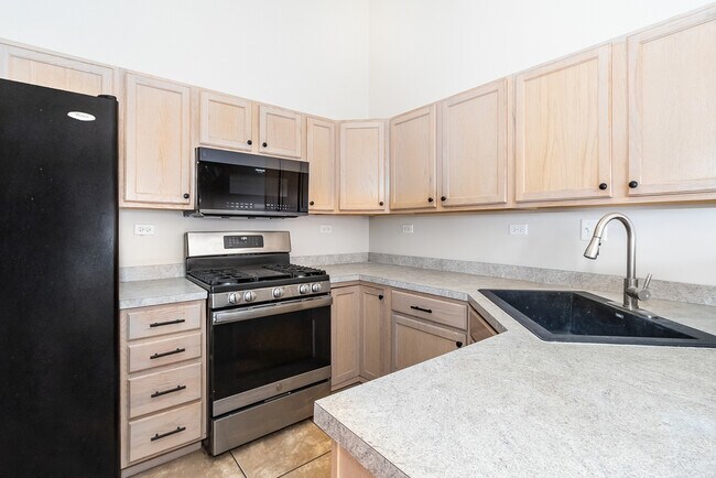 Building Photo - 1337 Harvest Dr