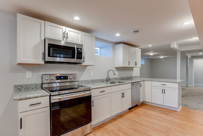 Foto del edificio - 3244 Grand Ave S