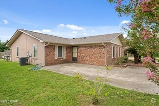 Building Photo - 5102 Hickory St