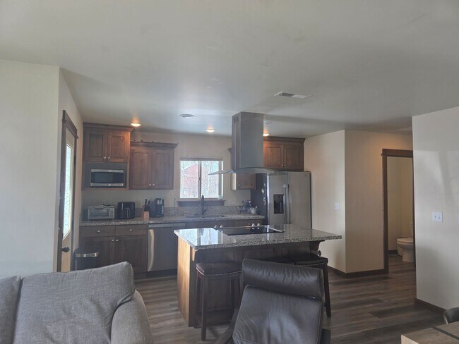 Foto del edificio - 3 Bedroom 2.5 Bath Condo near MSU
