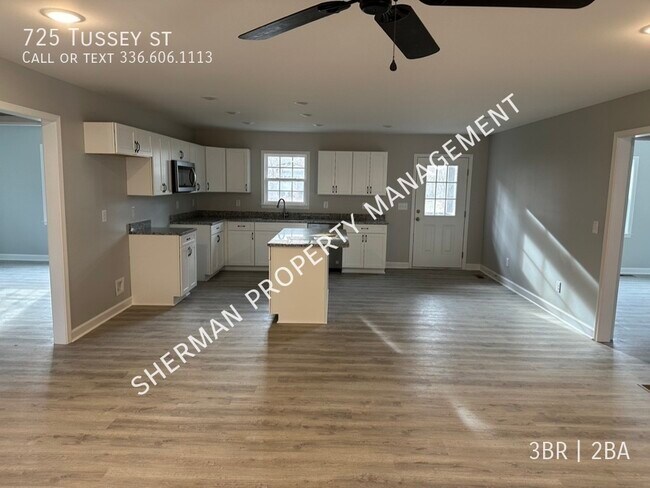 Building Photo - 725 Tussey St