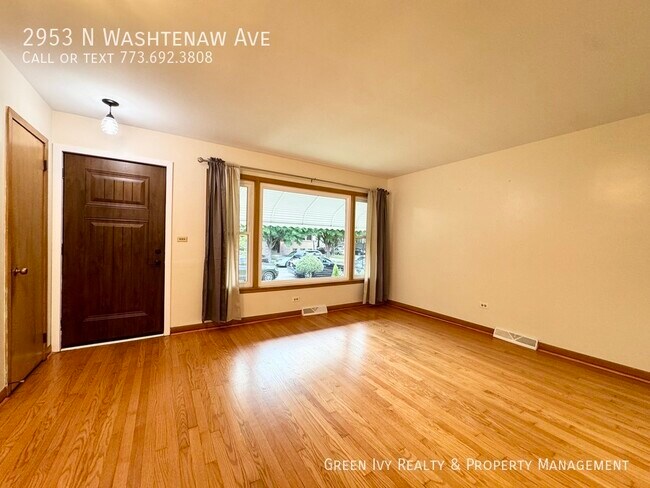 Foto del edificio - 2953 N Washtenaw Ave