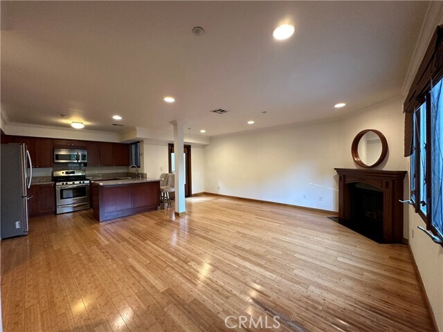 Building Photo - 2424 Oswego St
