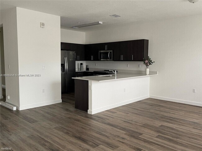 Building Photo - 3 br, 2 bath House - 15520 SW 136th St Uni...