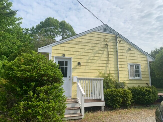 Foto del edificio - 33 Hartwell Ave