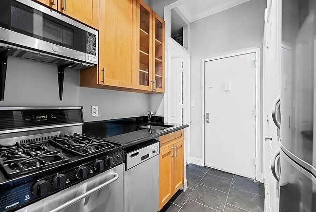 Foto del edificio - 410 E 13th St