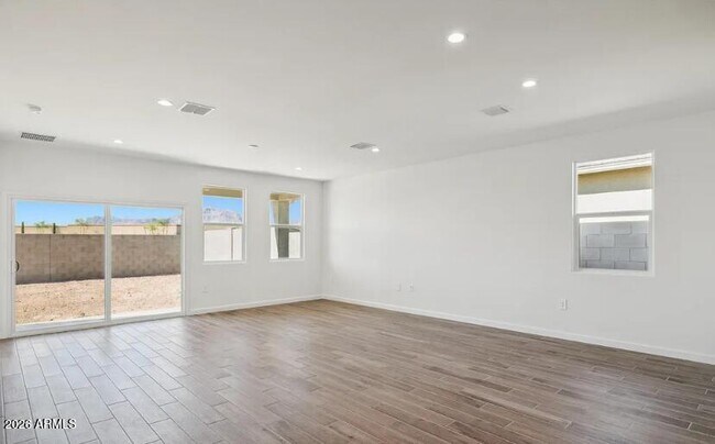 Foto del edificio - 48506 N Duran Wy