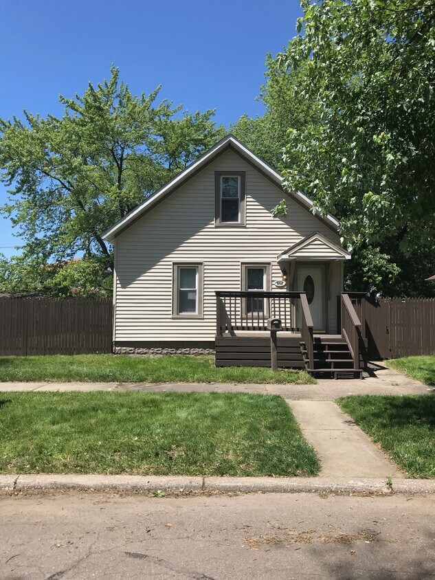 Foto principal - 808 Belden St