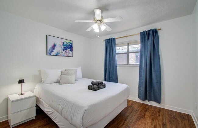 Foto del edificio - 5542 Holly St