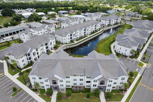 Building Photo - BLVD 2600