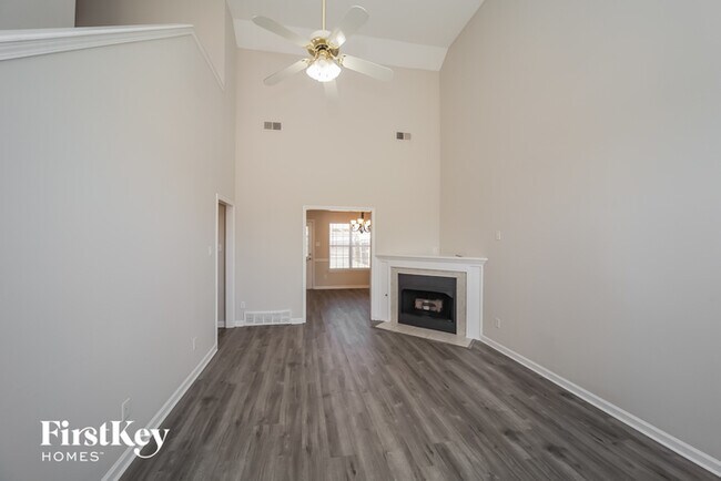 Building Photo - 6736 Einat Cove