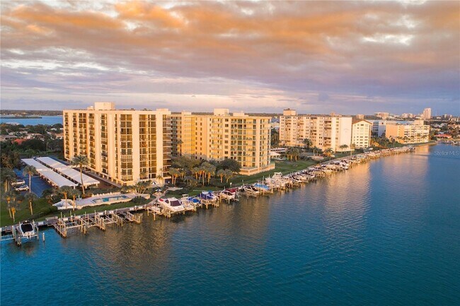 Foto del edificio - 690 Island Way