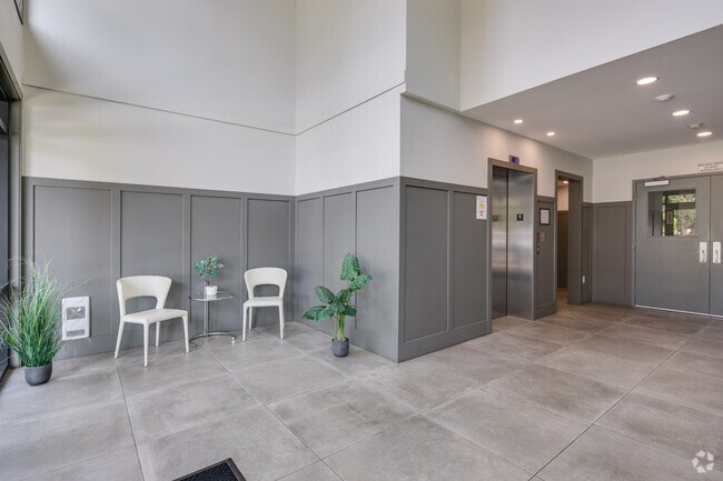 Lobby Photo - Parkview Place