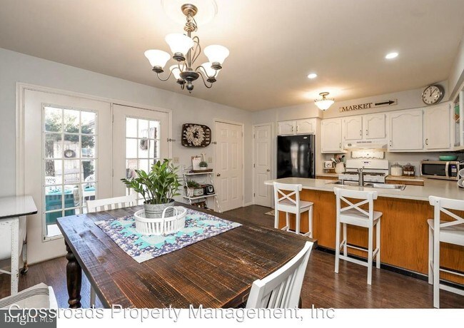 Building Photo - 3 br, 2.5 bath House - 18 Lenape Lane