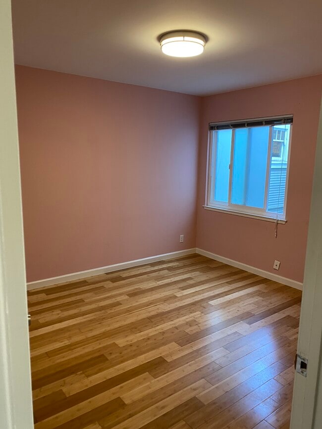 Photo - 322 Day St Apartment