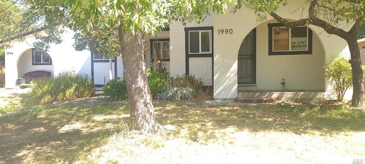 Primary Photo - 1990 Commons Ct