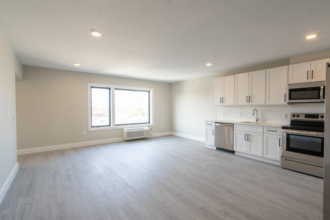 Building Photo - 1600 54th St