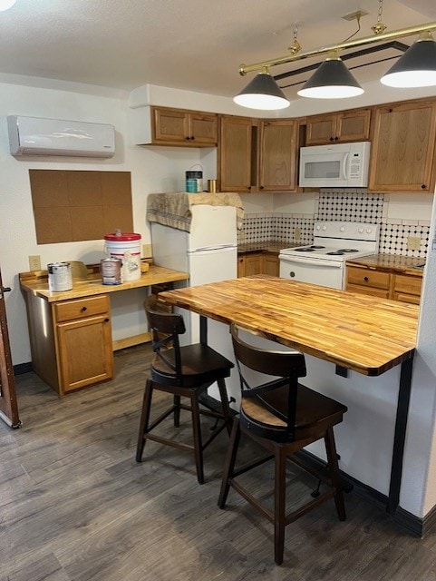 Foto del edificio - 20572 Van Slyke Rd