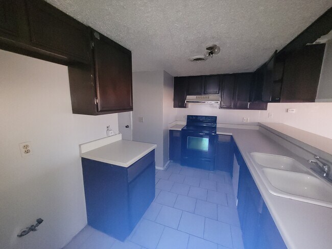 Foto del edificio - 7313 Edenborough Dr