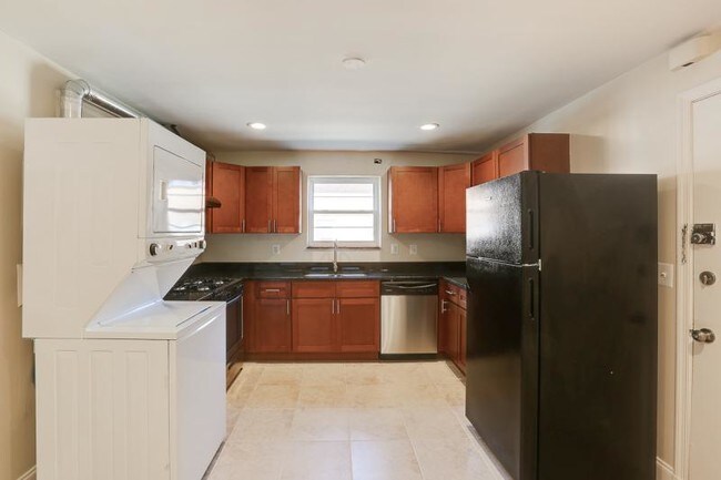 Building Photo - 3501 Clarks Ln