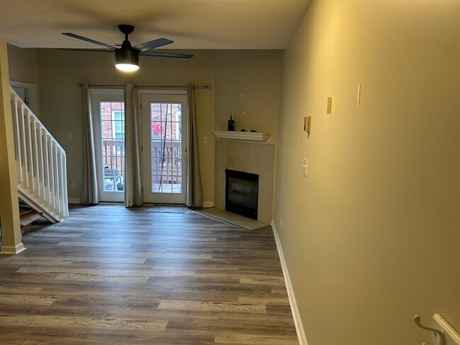 Photo - 1138 Neon Way Apartment