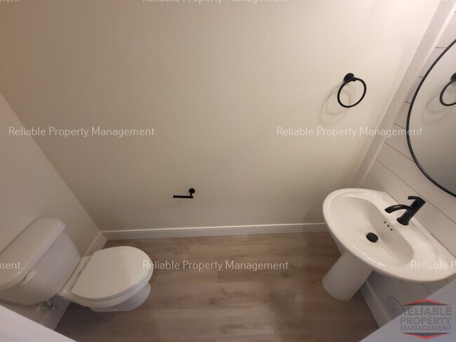 Foto del edificio - 487 Easy St