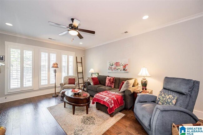 Foto del edificio - 2208 Grand Ave