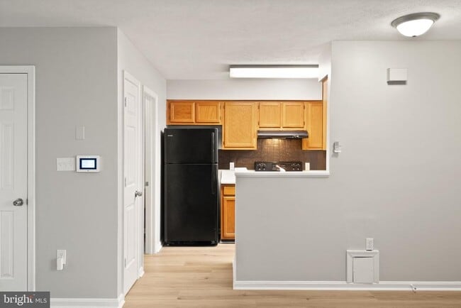 Foto del edificio - 448 Cromwell Ct