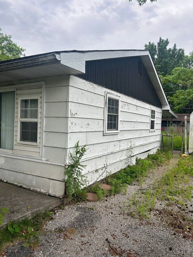 Building Photo - 26 Leonard Dr