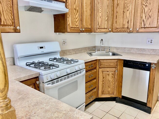 Photo - 330 S Hicks St Apartment