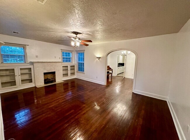 Foto del edificio - 212 W Hunnicutt Ave