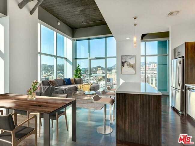 Foto del edificio - 1480 Vine St